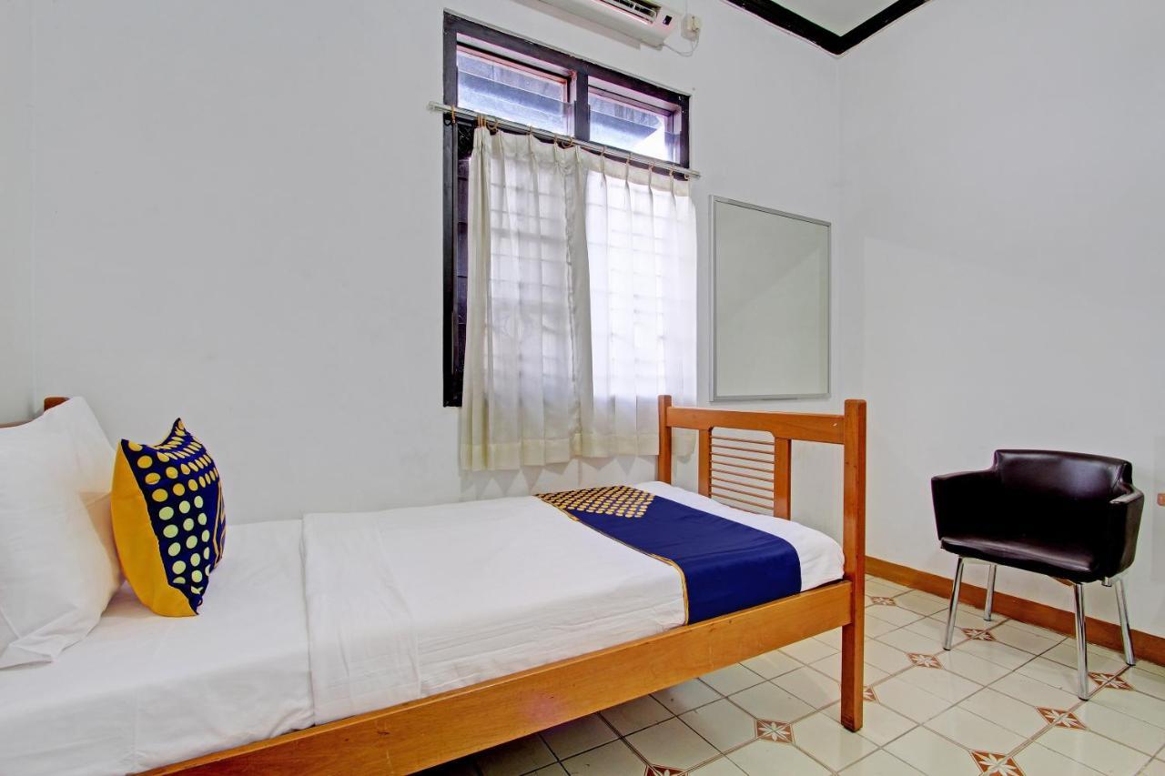 Spot On 92623 Mw 46 Guesthouse Pakualaman Екстериор снимка